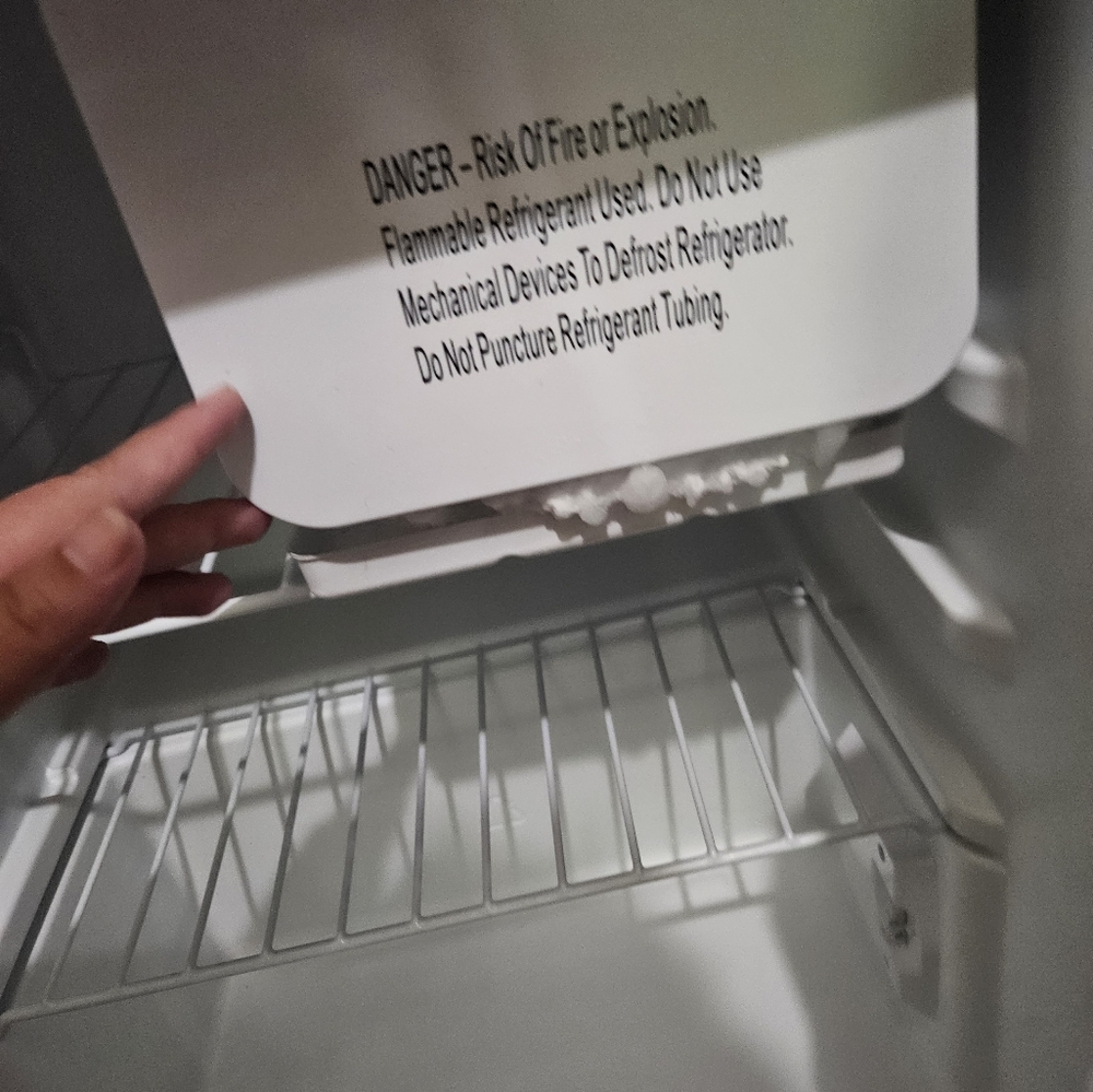 Mini fridge - Picture 5 of 8